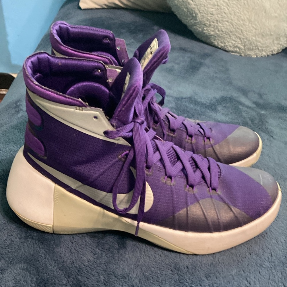 Nike Sneakers - Picture 3 of 6